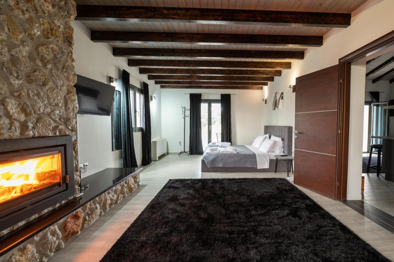 Athos Apartment *